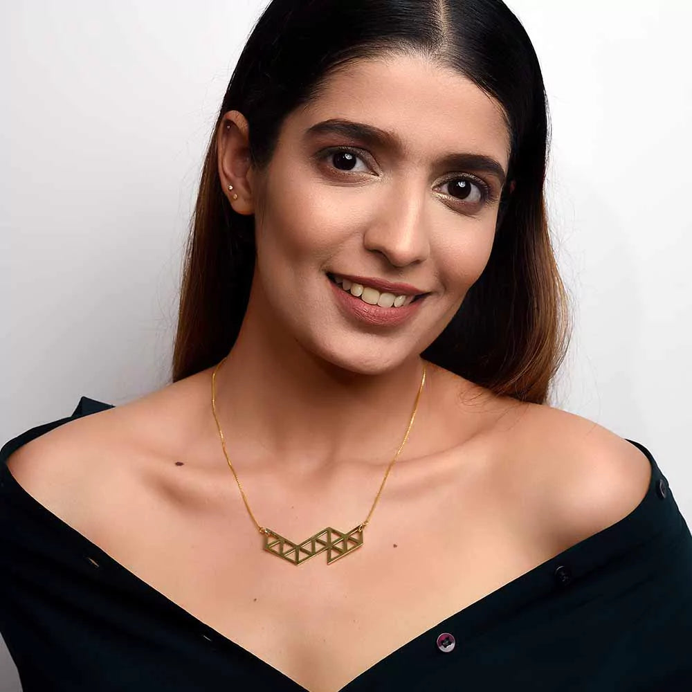 Geometric Statement Sparkle Necklace – Dazzling Modern Jewelry Design
geometric statement necklace, sparkle necklace, modern geometric jewelry, dazzling statement necklace, high-quality geometric jewelry, elegant sparkle necklace