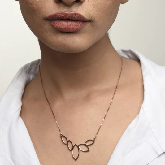 Leaves Pendant Necklace - Elegant Nature-Inspired Jewelry for Women