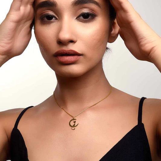 Triangle pendant necklace, modern geometric jewelry, stylish triangle pendant, elegant pendant necklace, contemporary geometric jewelry, high-quality triangle pendant

Modern Triangle Pendant Necklace – Stylish Geometric Jewelry for Sophisticated Look