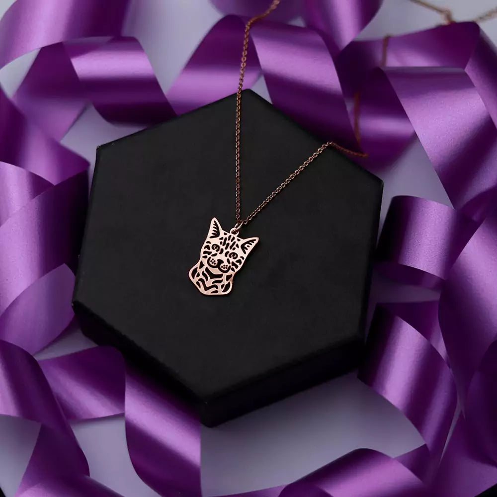 Feline Love Pendant Necklace – Charming Cat-Inspired Jewelry in Gold Finish