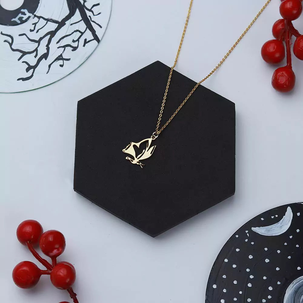 Floating Butterfly Pendant Necklace – Elegant Nature-Inspired Jewelry in Silver Finish