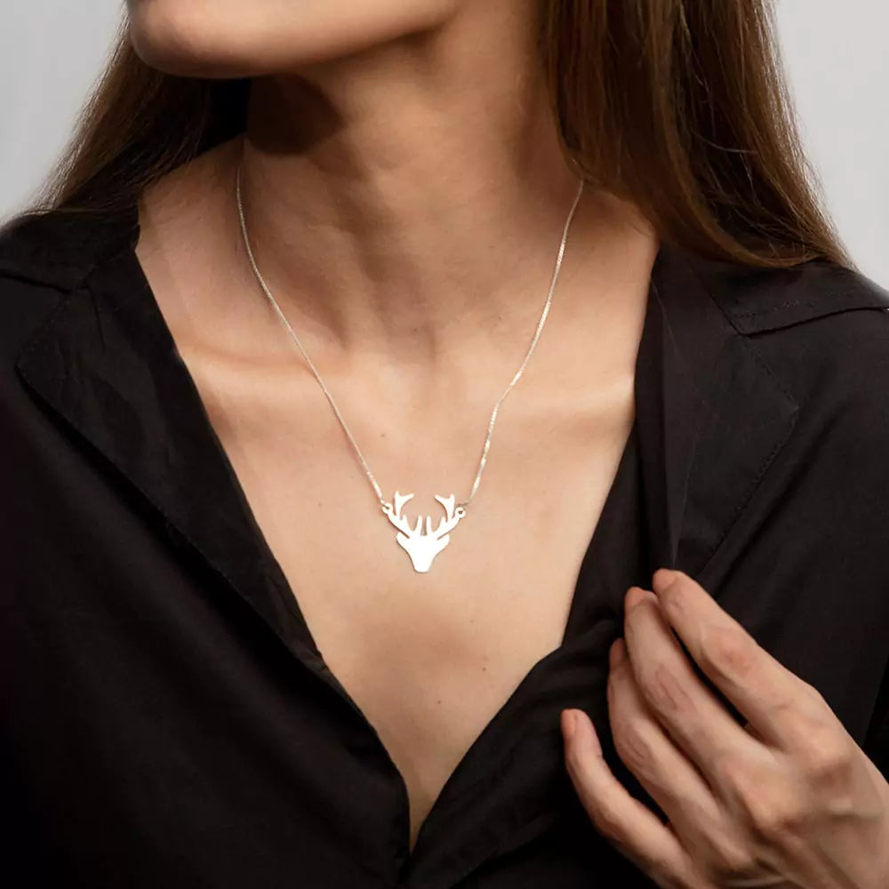 Antlers Pendant Necklace – Nature-Inspired Jewelry in Silver Finish