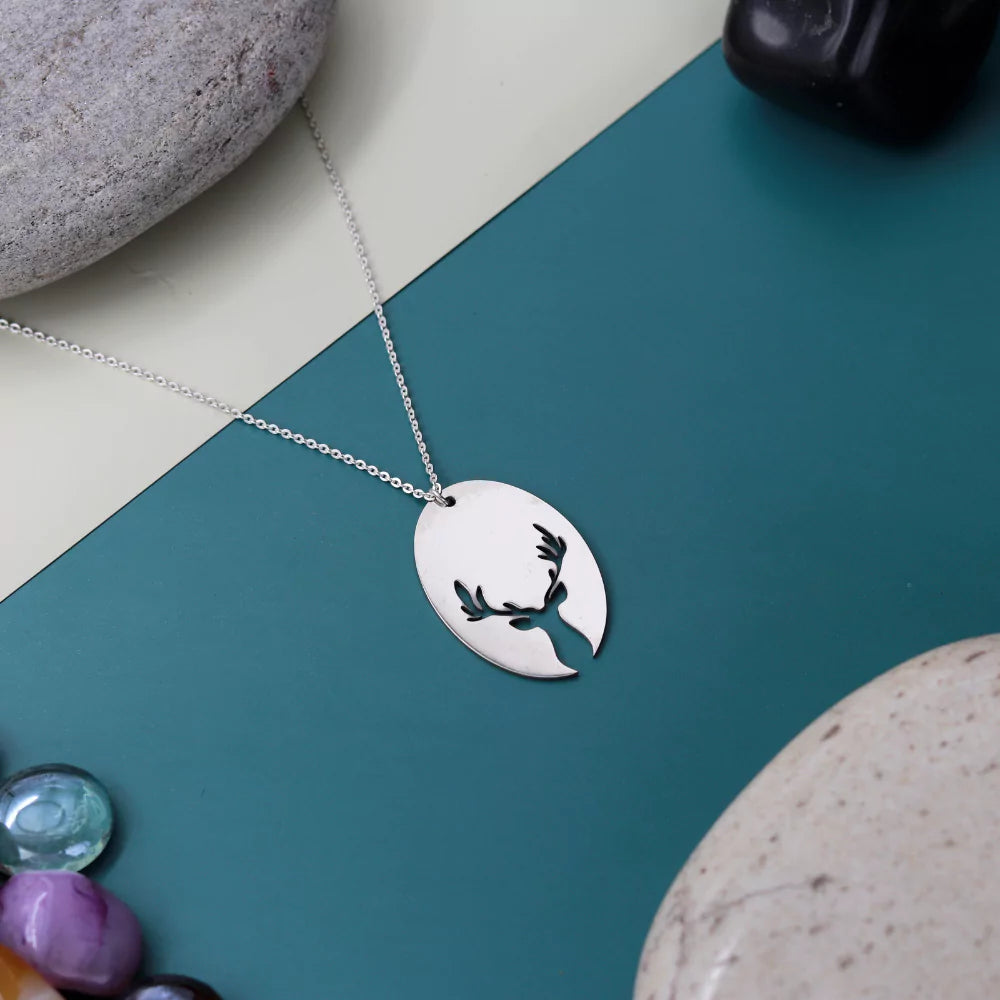 Deer Face Pendant Necklace - Rustic Nature-Inspired Jewelry for Women