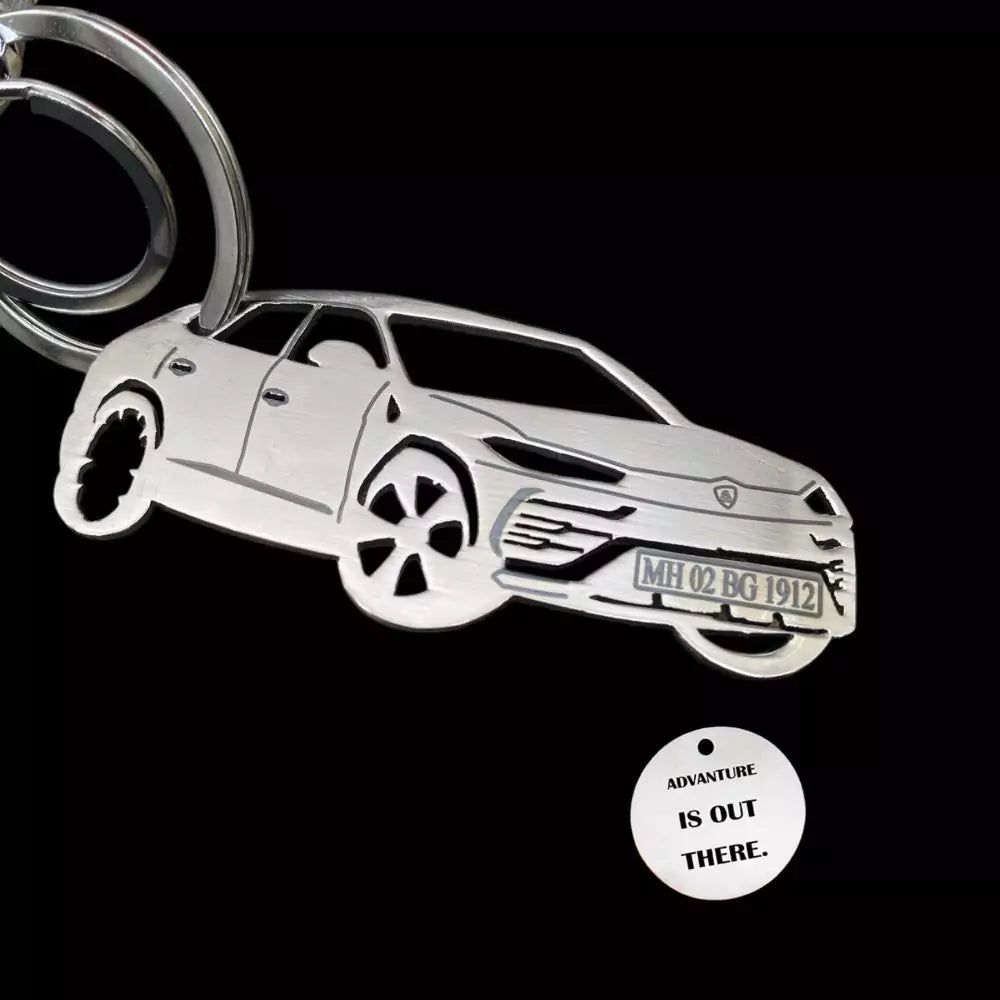 High-quality personalized keychain for Lamborghini Urus 2018, sleek and durable accessory