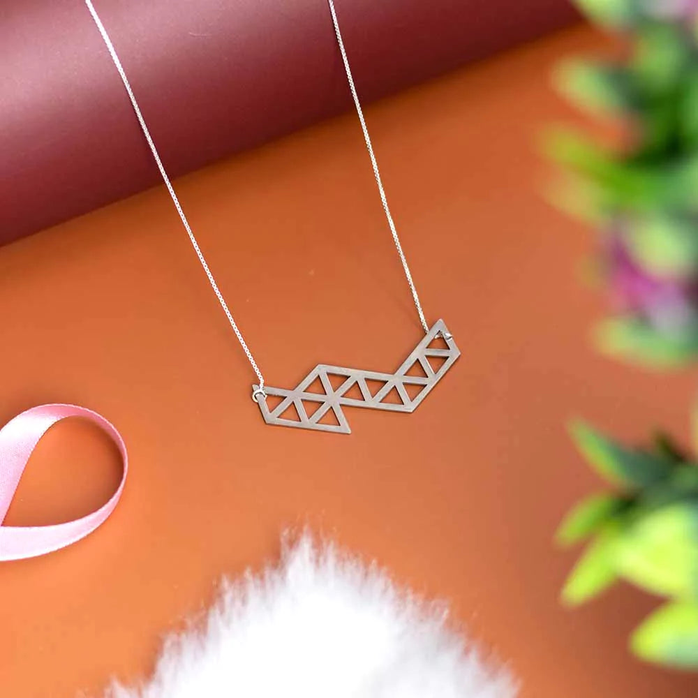 Geometric Statement Sparkle Necklace – Dazzling Modern Jewelry Design
geometric statement necklace, sparkle necklace, modern geometric jewelry, dazzling statement necklace, high-quality geometric jewelry, elegant sparkle necklace