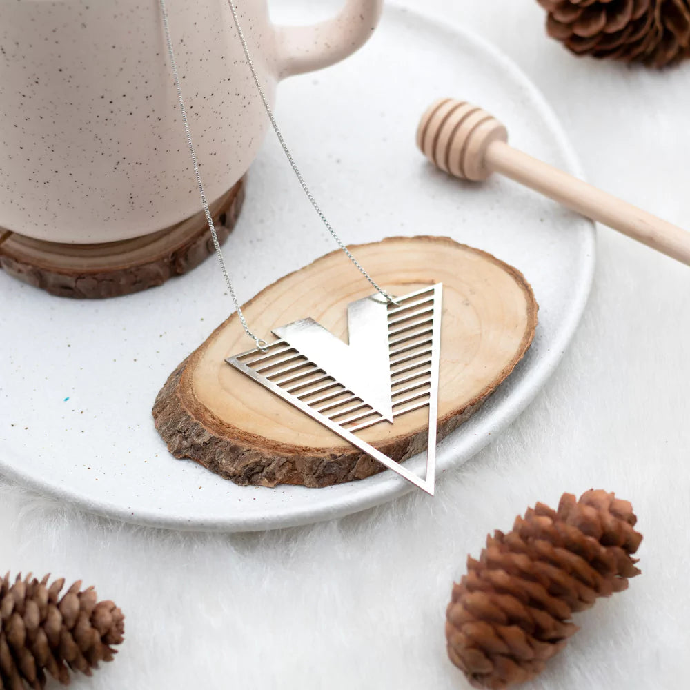 Flowstone Pendant Necklace - Natural Stone Jewelry for Modern Elegance