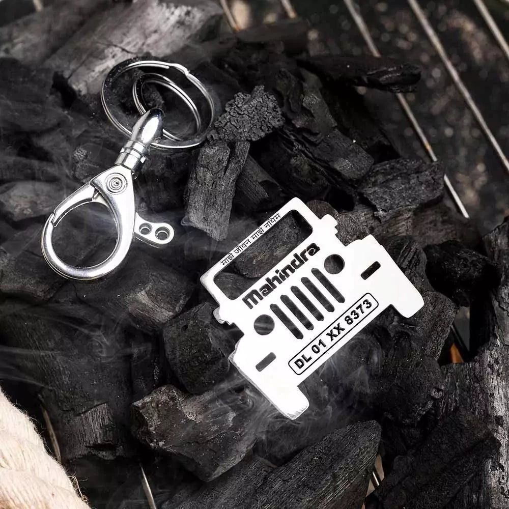 Mahindra Thar Old car keychain – perfect gift for classic SUV lovers