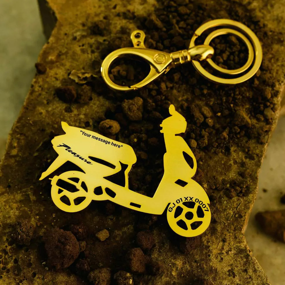 Hero Pleasure Plus scooter keychain – thoughtful gift for daily riders